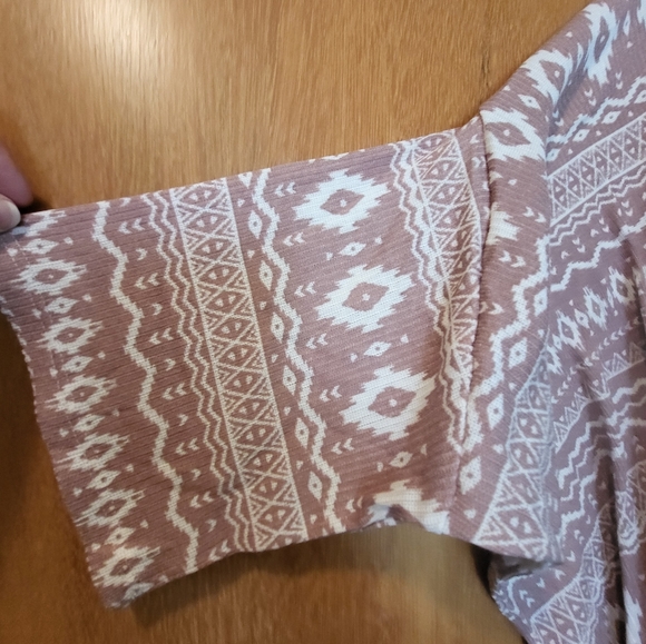 Aztec Print Top - Picture 5 of 5